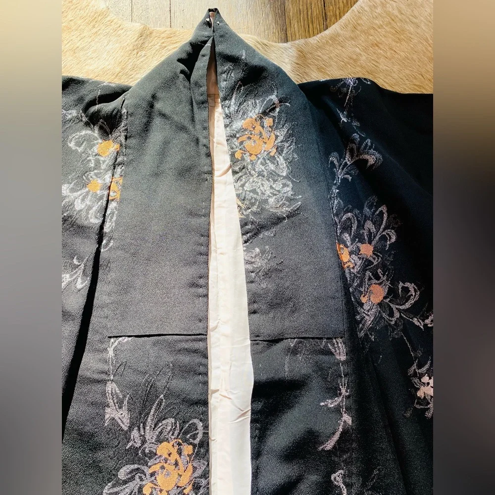 Gorgeous Vintage Kimono from Japan | Long, Black, Pink & Silver | PRICE FIRM❣️ - Picture 4 of 7